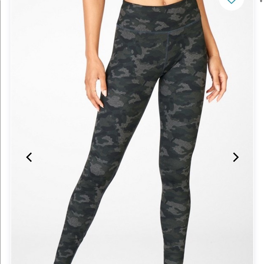 ✨FABLETICS CAMO POWEHOLD LEGGINGS✨